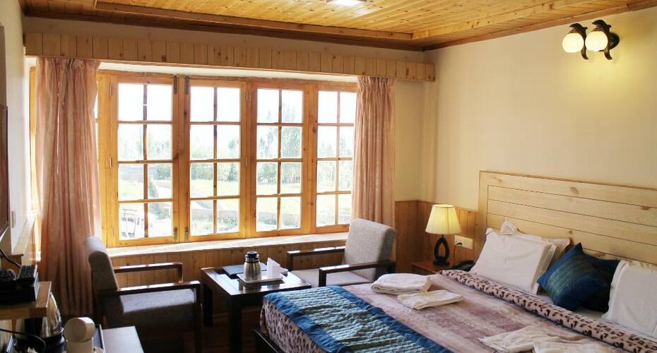 Hotel Charu Palace, Leh 4