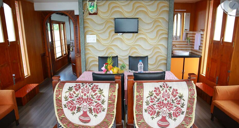 Kera Houseboats, Alleppey 3