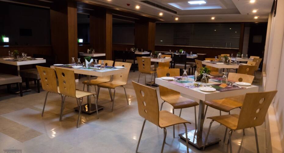 Hotel Goldstone Elite, Vrindavan 4