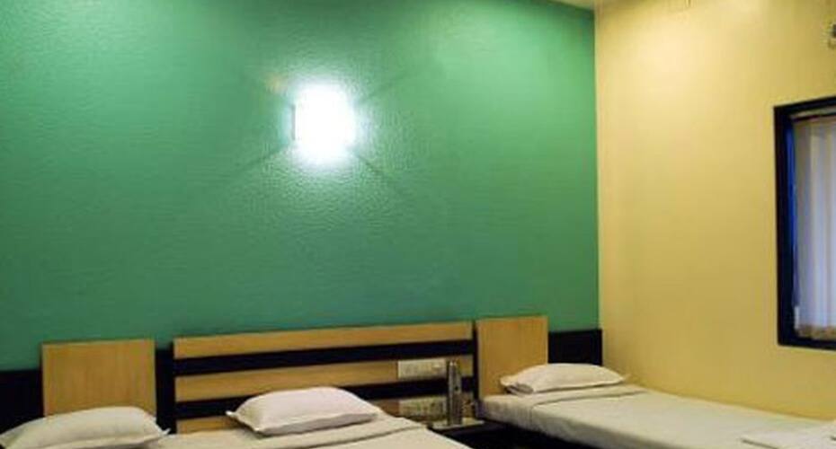 Hotel Shree Leela International, Manmad 5