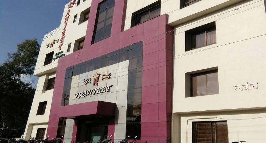 Ranjeet Hotel, Akola 1