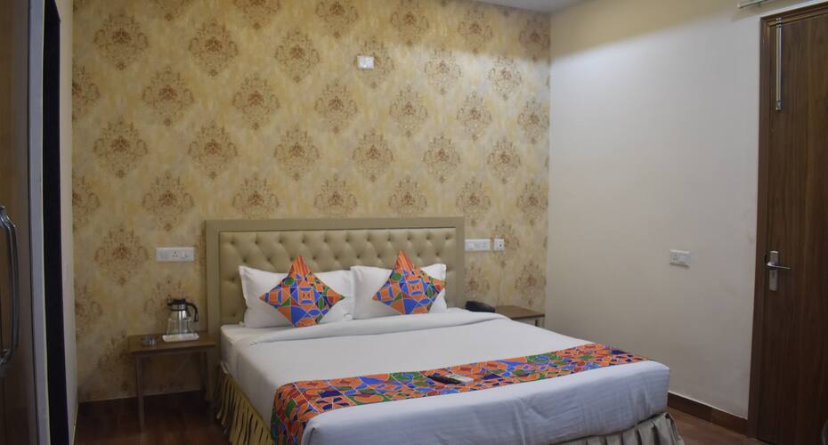 Hotel S.R.Residency, Zirakpur 1