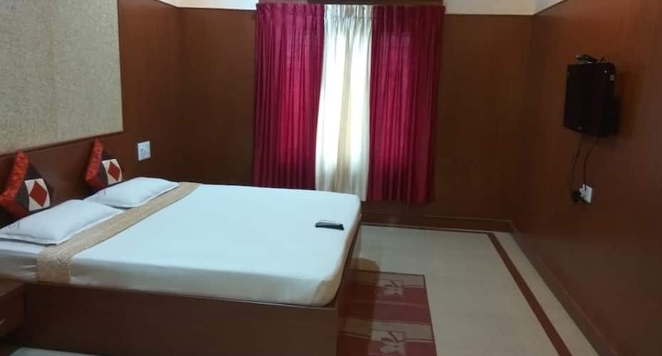 Hotel Lalith Mahal, Hampi 3