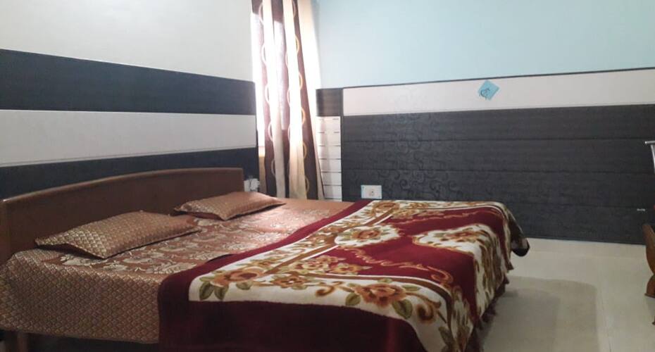 Hotel Nirmal Bar Restaurant, Sirmour 2