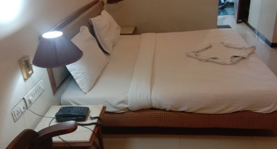 Maharaja Pearl, Satara 1