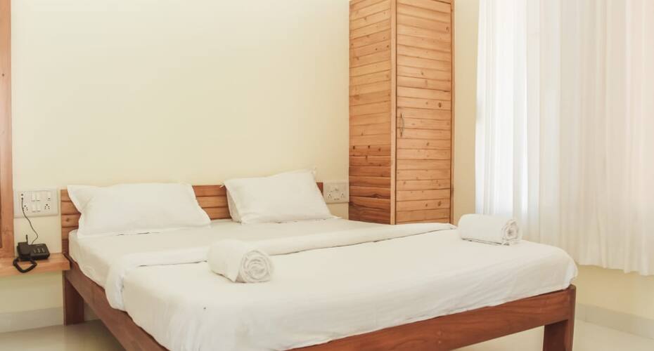 Beach Small Wonder Villa, Alibaug 5