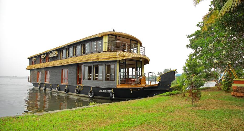 Gold River Houseboats, Alleppey 5