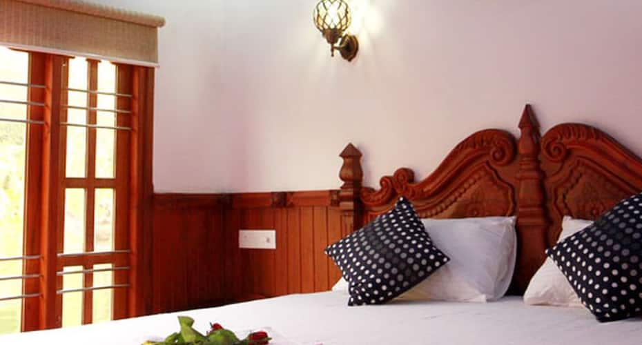 cathey Pacific Luxury house boat 1, Alleppey 2