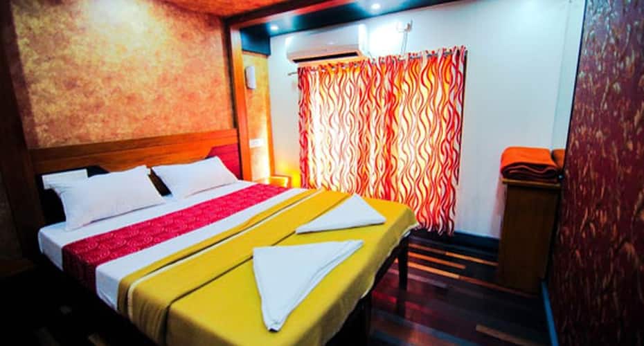 cathey Pacific Luxury house boat 1, Alleppey 3