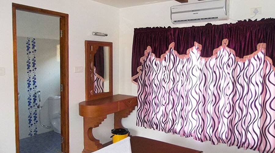 KTDCS Houseboat Deluxe Two, Alleppey 2