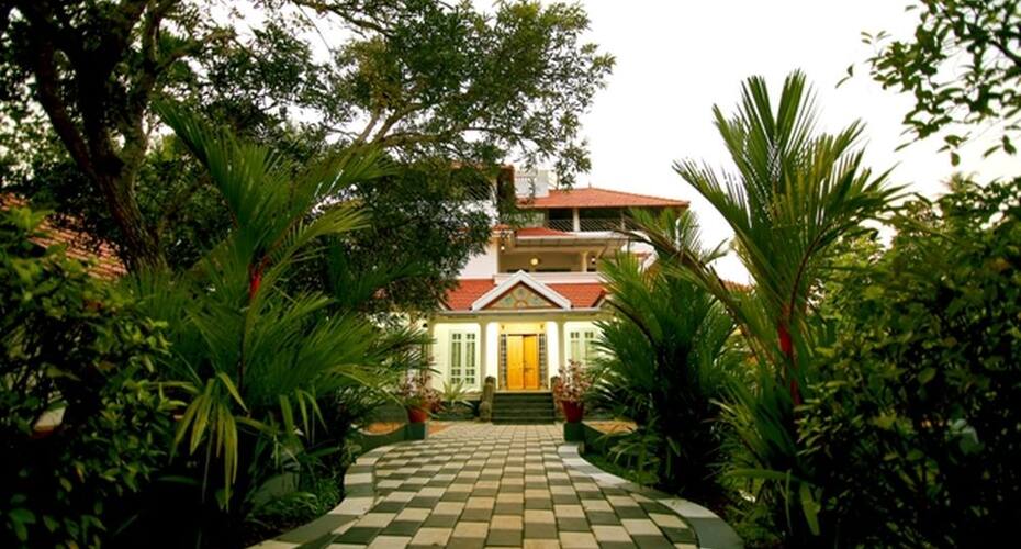 Backwater Villae, Alleppey 3