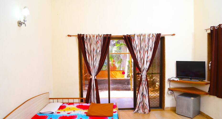 Nikhil's Inn, Kashid 2