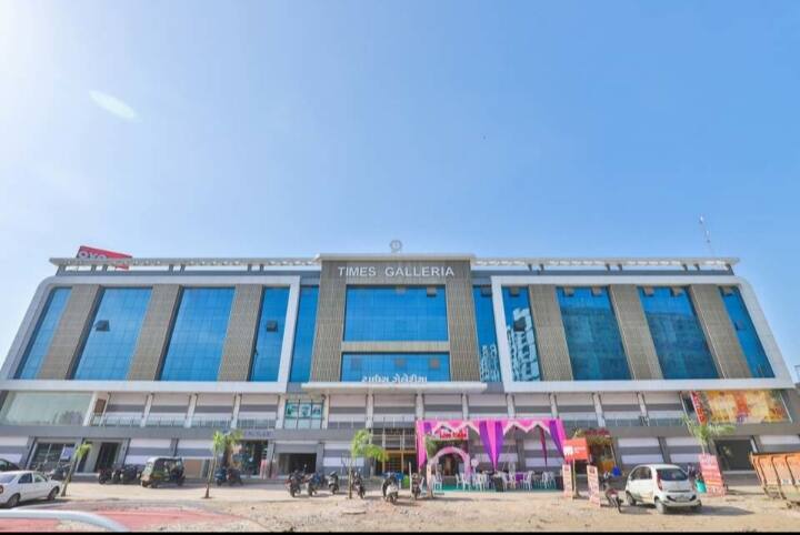 Hotel Blue Orchid, Surat 1