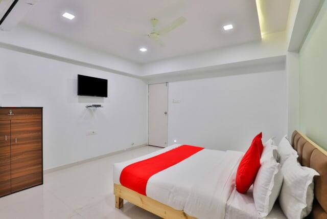 Hotel Blue Orchid, Surat 4