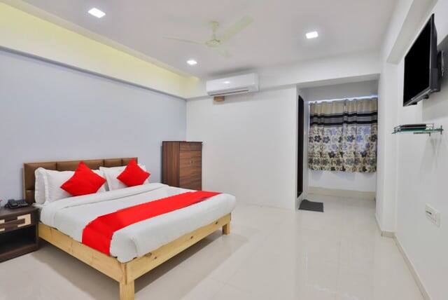 Hotel Blue Orchid, Surat 5