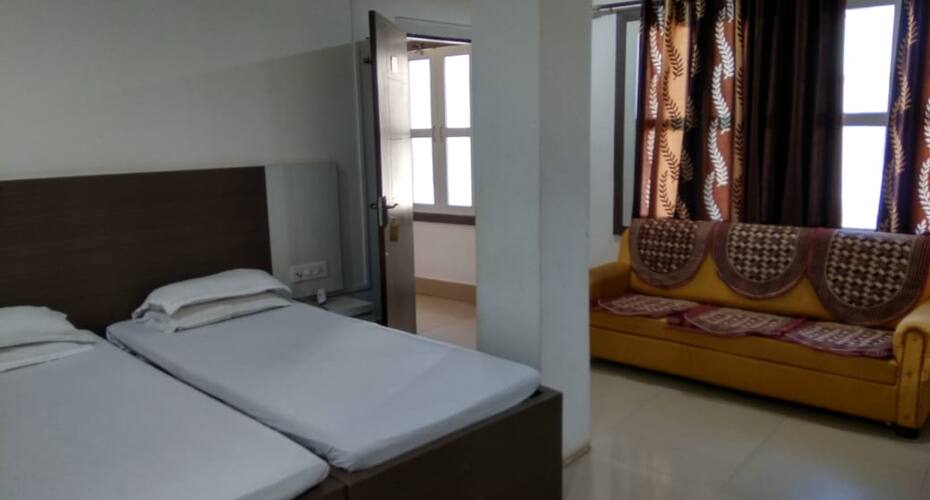 Kusum Hotel, Dibrugarh 4