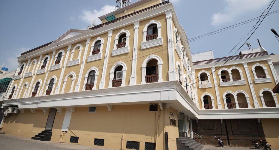 Hotel Visit By Naavagat, Barnala 2