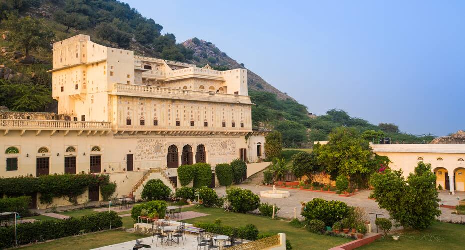 Bara Bungalow Kalwar, Rosakue Collection, Jaipur 2