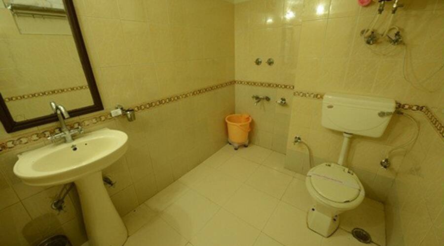 Hotel President, Manali 4