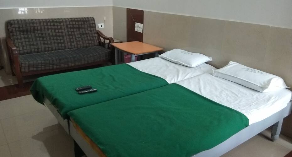 Hotel Jaya Lodging, Shahapur 5