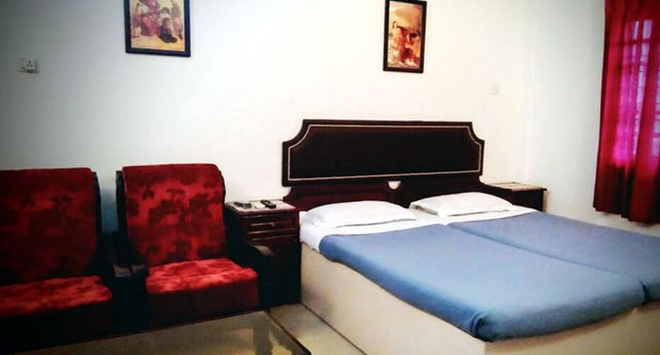 J J Lodge, Kochi 5