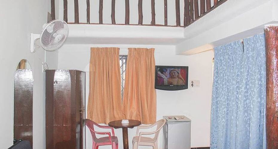 Curlies 2 C Holiday House, Goa 3