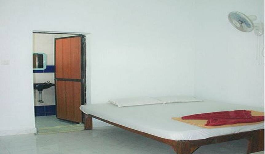 Curlies 2 C Holiday House, Goa 4