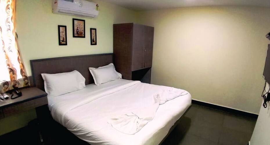 Riverview Standard Room In Arpora, Goa 3