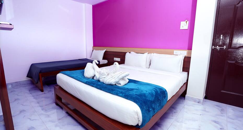 Antonio's Hotel Sunrise, Goa 3