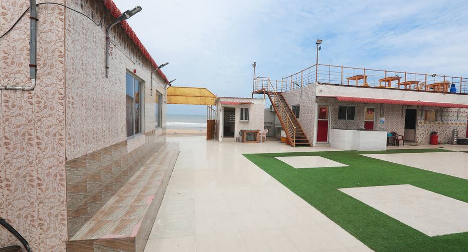 ULO ECR Sea Lounge and Banquets, Chennai 4