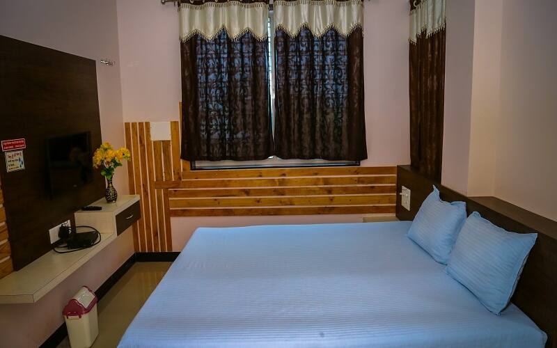 Gokul Signature Lodge, Solapur 1