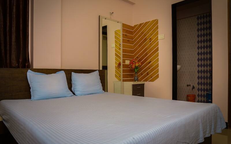 Gokul Signature Lodge, Solapur 5