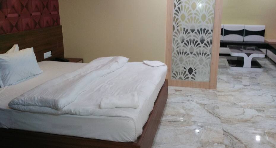 White House Hotel, Jaigaon 3