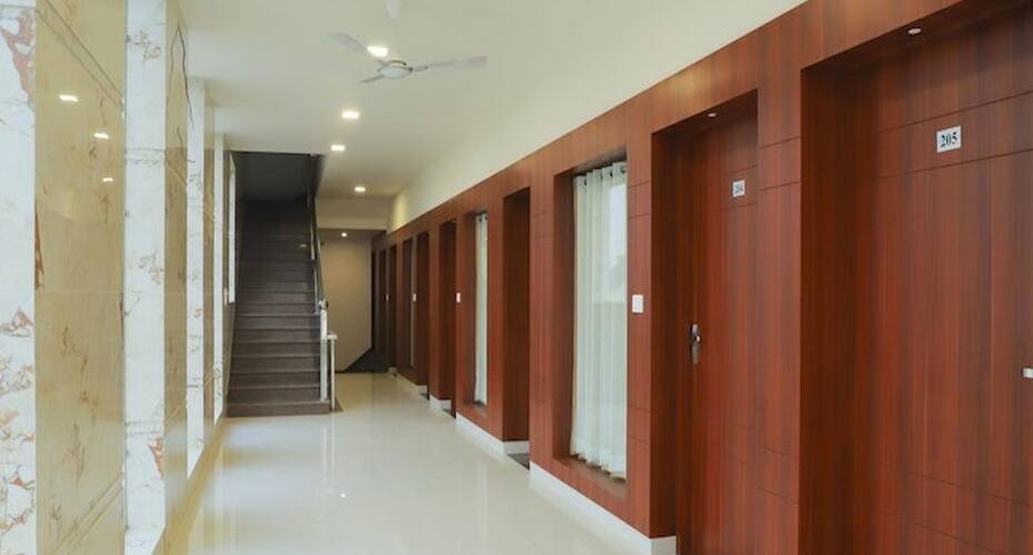 Hotel Lotus Grand Hotel & Resort, Mathura 5