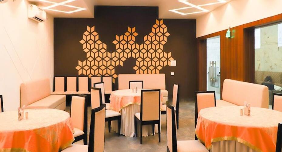 Hotel Lotus Grand Hotel & Resort, Mathura 4