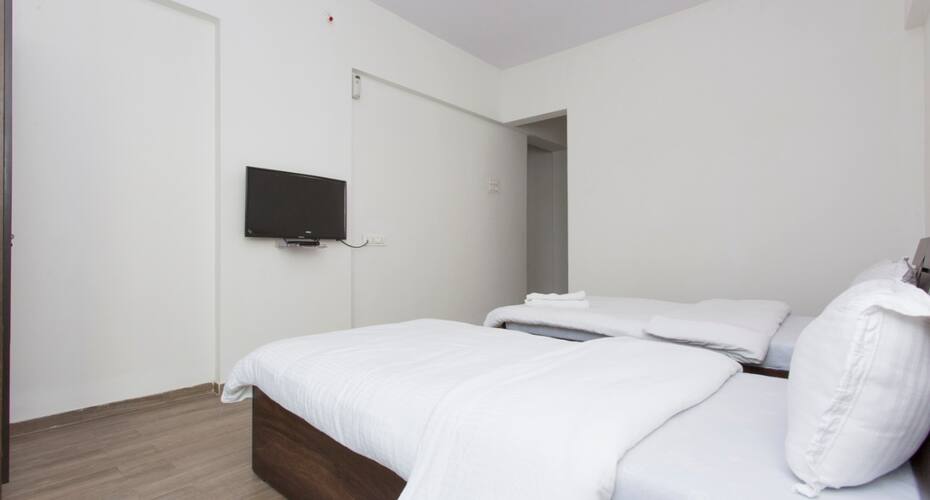 Astha home Service apartment in Goregaon, Mumbai 3