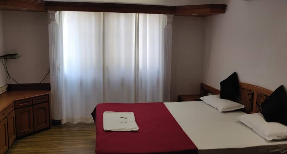 Astha Home Kandivali Bungalow, Mumbai 3