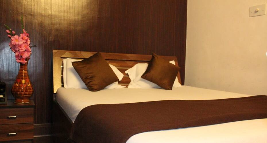 Avon Plaza Apartment by Astha Home, Mumbai 5