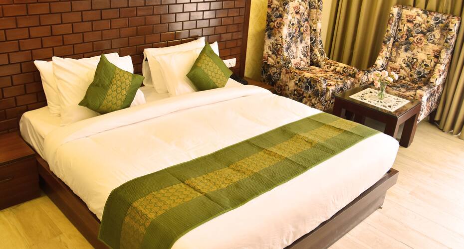 Cygnett Style Signature, Mcleodganj 3