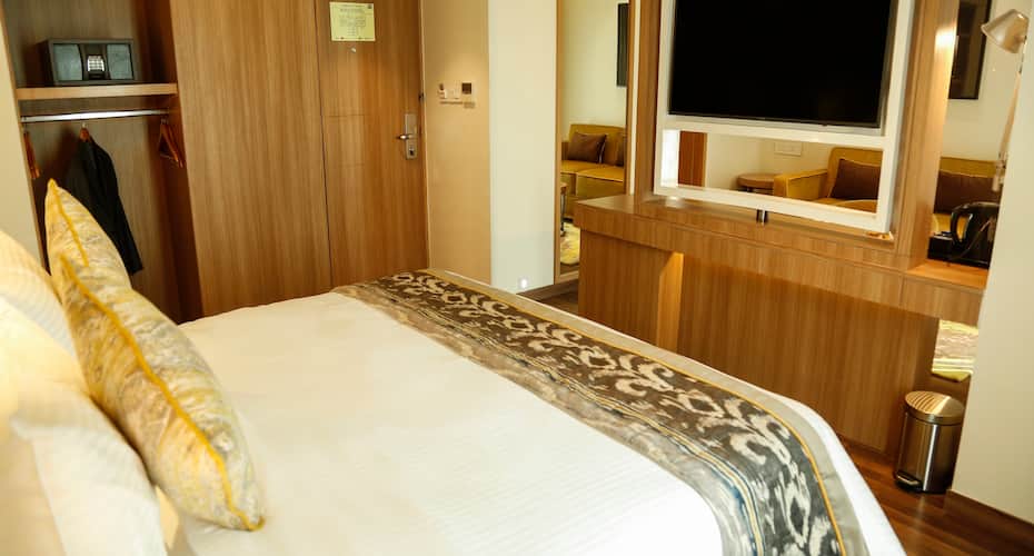 Royal Hometel Suites, Mumbai 5