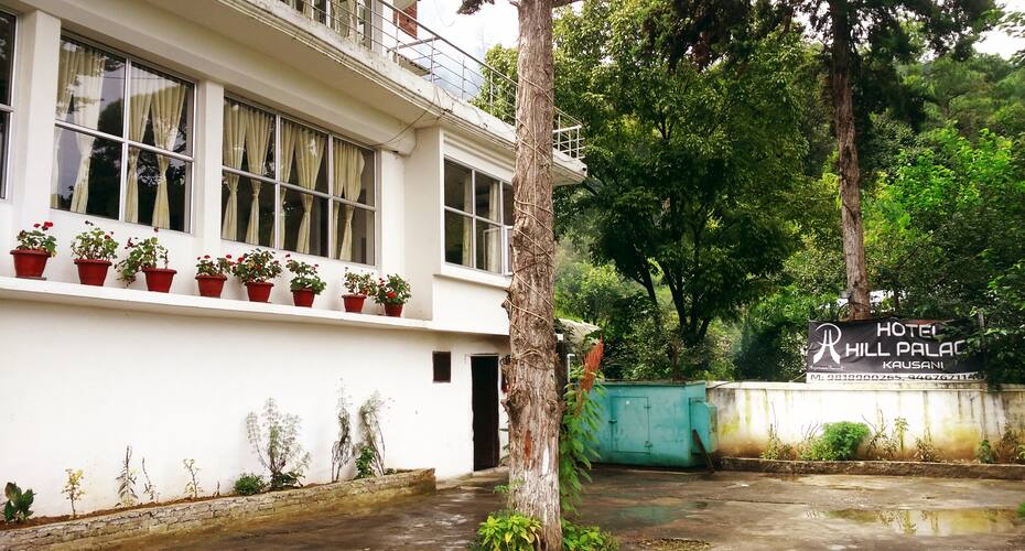 Hotel Hill Palace, Kausani 5