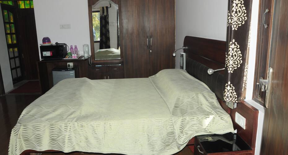 Mahajans cottage, Bhimtal 5
