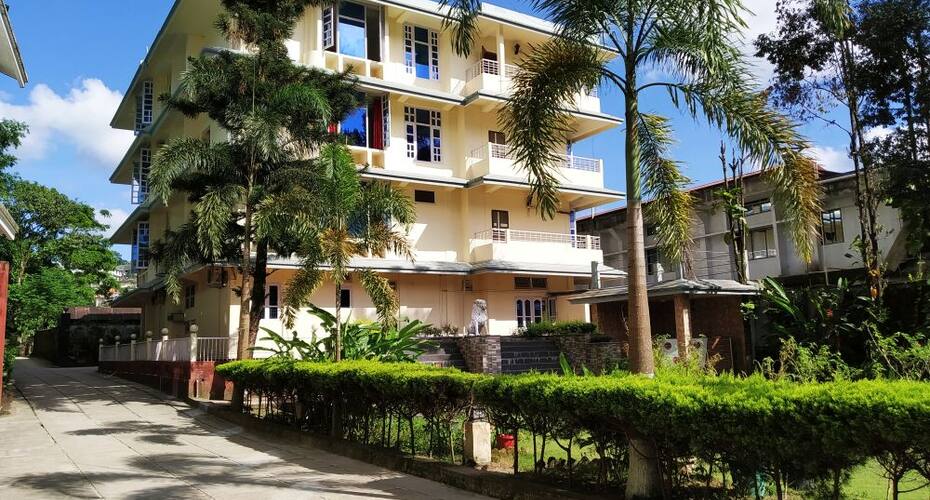 Pinnacle Hotel, Ahmedabad 1