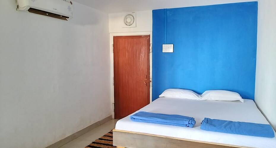 R K Beach Cottage, Gokarna 4