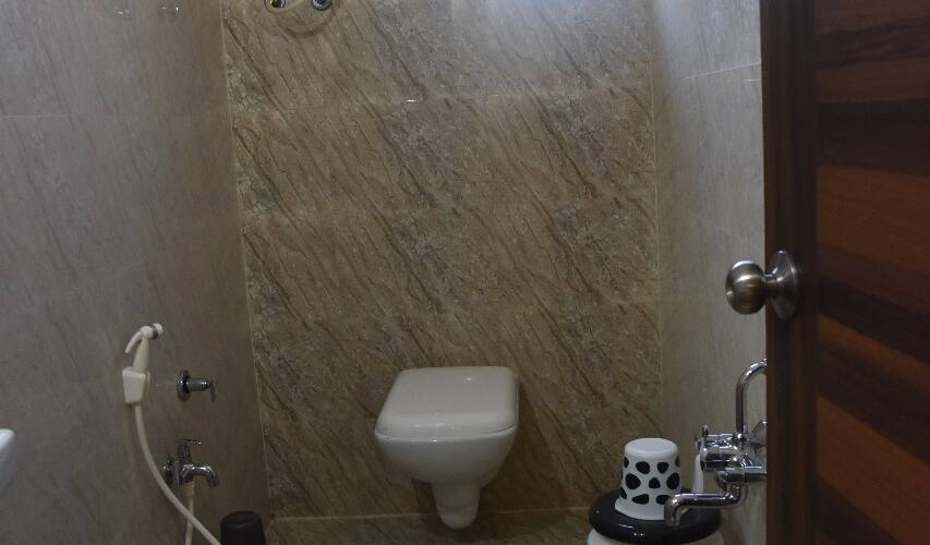 HOTEL MERITON, Bhavnagar 4