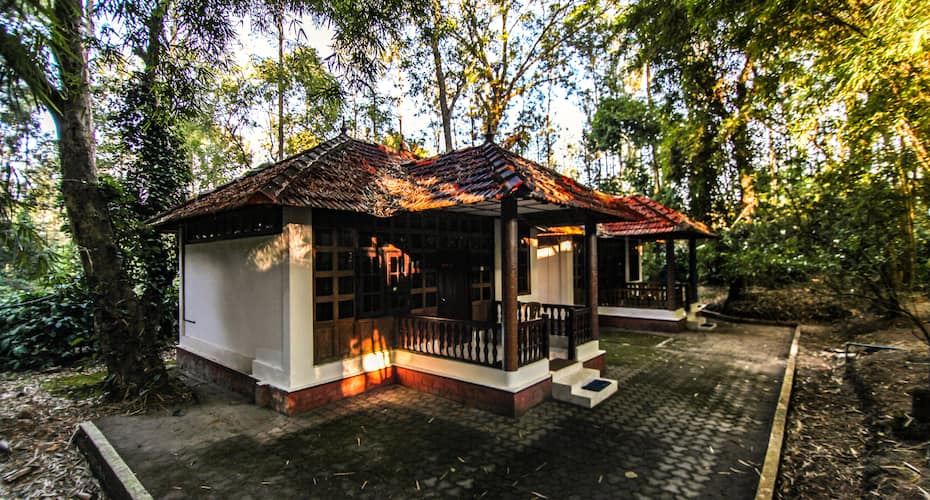 https://imgcld.yatra.com/ytimages/image/upload/t_hotel_yatra_details_desktop/v1576150905/Hotel/Coorg/00004084/IMG_0001_o1mIHt.jpg