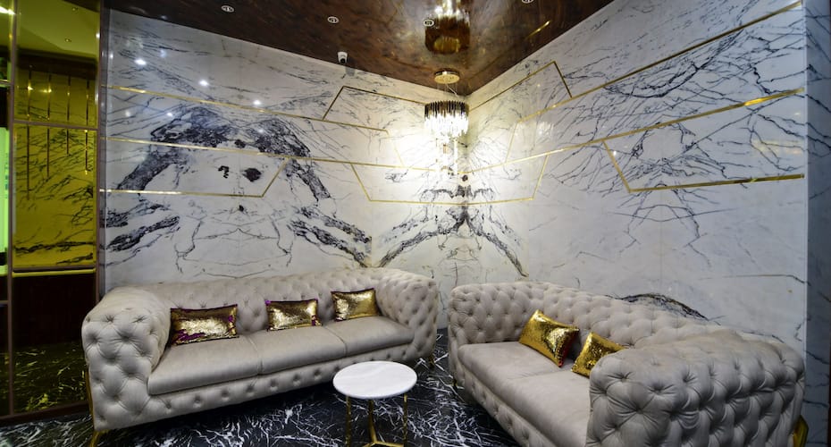 Hotel Om Stay Well, Indore 5