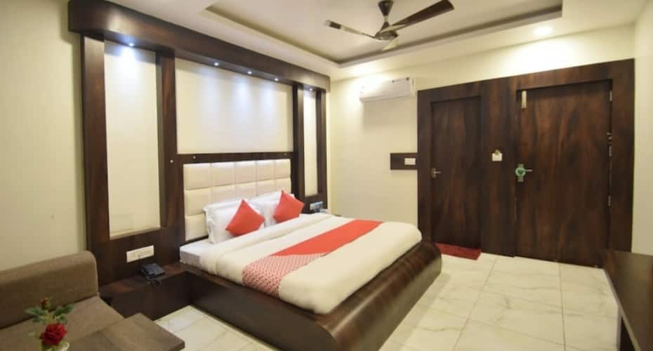 Hotel Galaxy Main Bazar, Katra 2