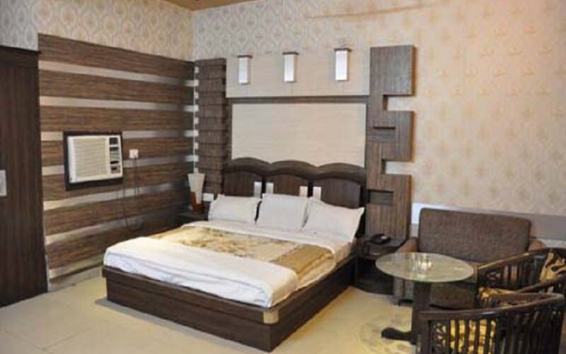 Hotel Mukut Mahal, Meerut 3