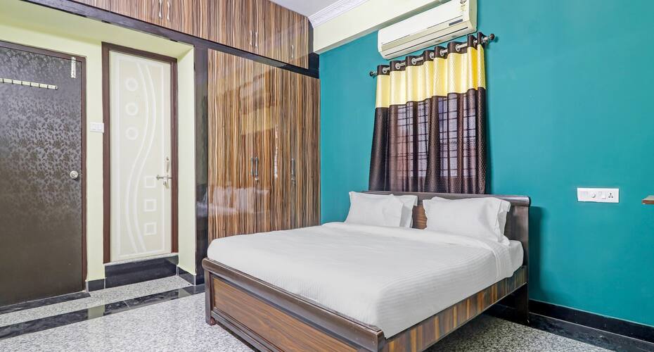 Collection O 80304 Hotel PNR Banjara Hills Near LV PRASAD HOSPITAL,  Hyderabad, India - Photos, Room Rates & Promotions